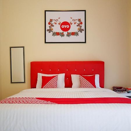 Oyo 2202 Delima Guest House Syariah Padang  Dış mekan fotoğraf