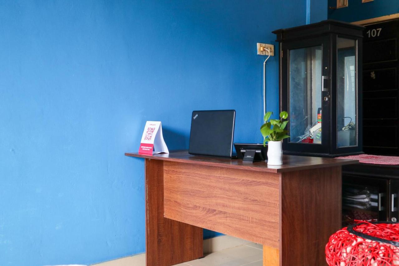 Oyo 2202 Delima Guest House Syariah Padang  Dış mekan fotoğraf