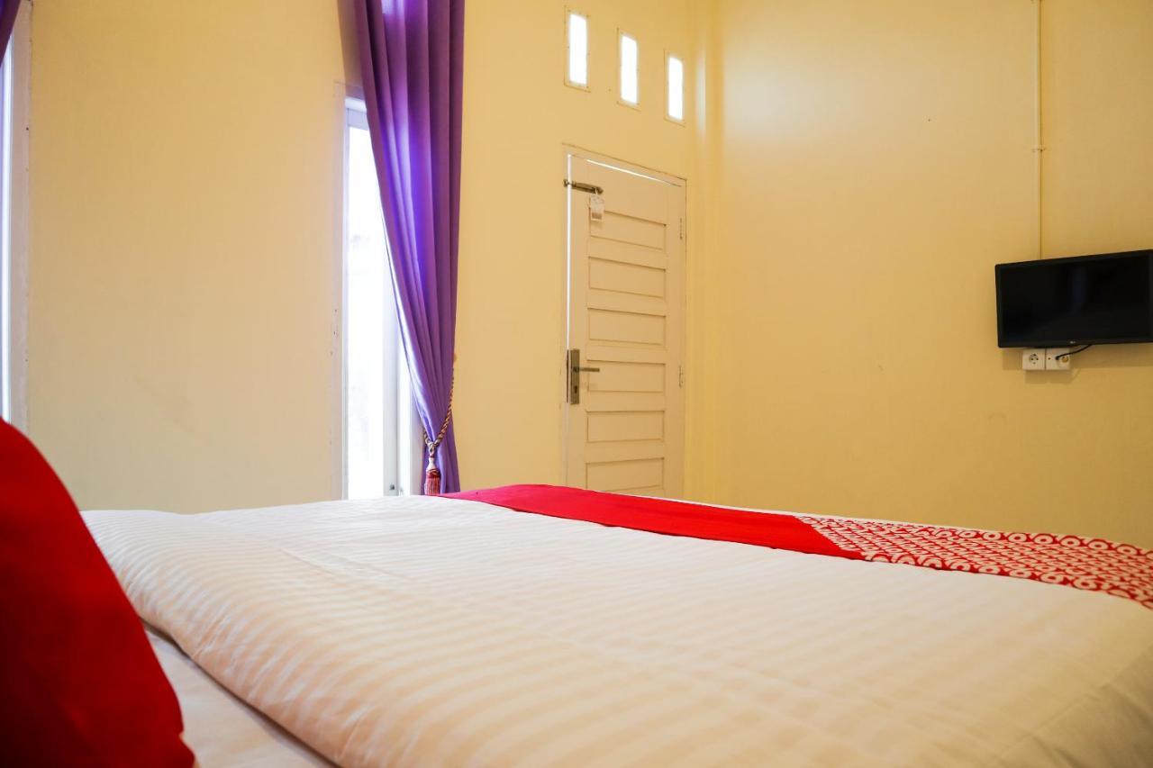Oyo 2202 Delima Guest House Syariah Padang  Dış mekan fotoğraf