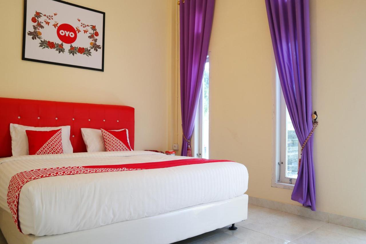Oyo 2202 Delima Guest House Syariah Padang  Dış mekan fotoğraf