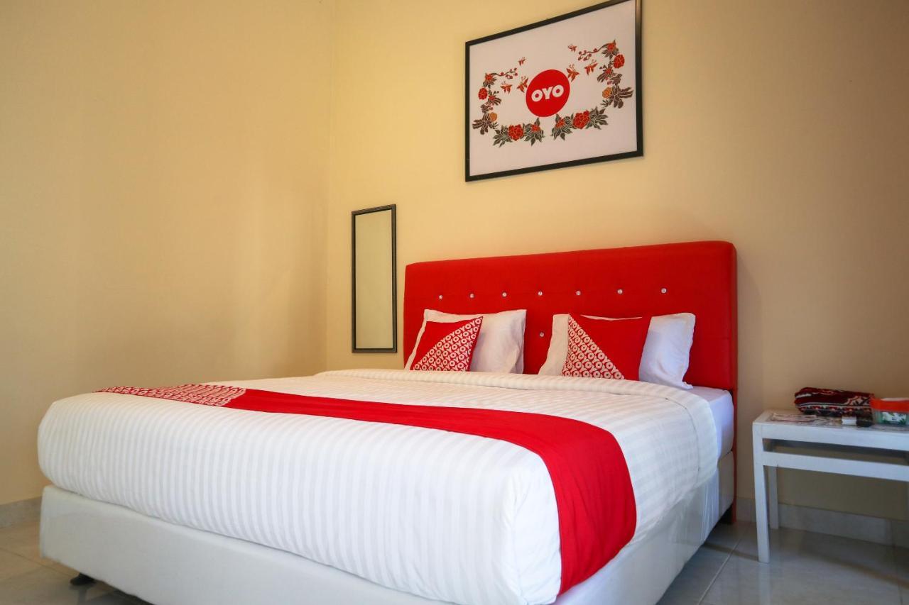 Oyo 2202 Delima Guest House Syariah Padang  Dış mekan fotoğraf