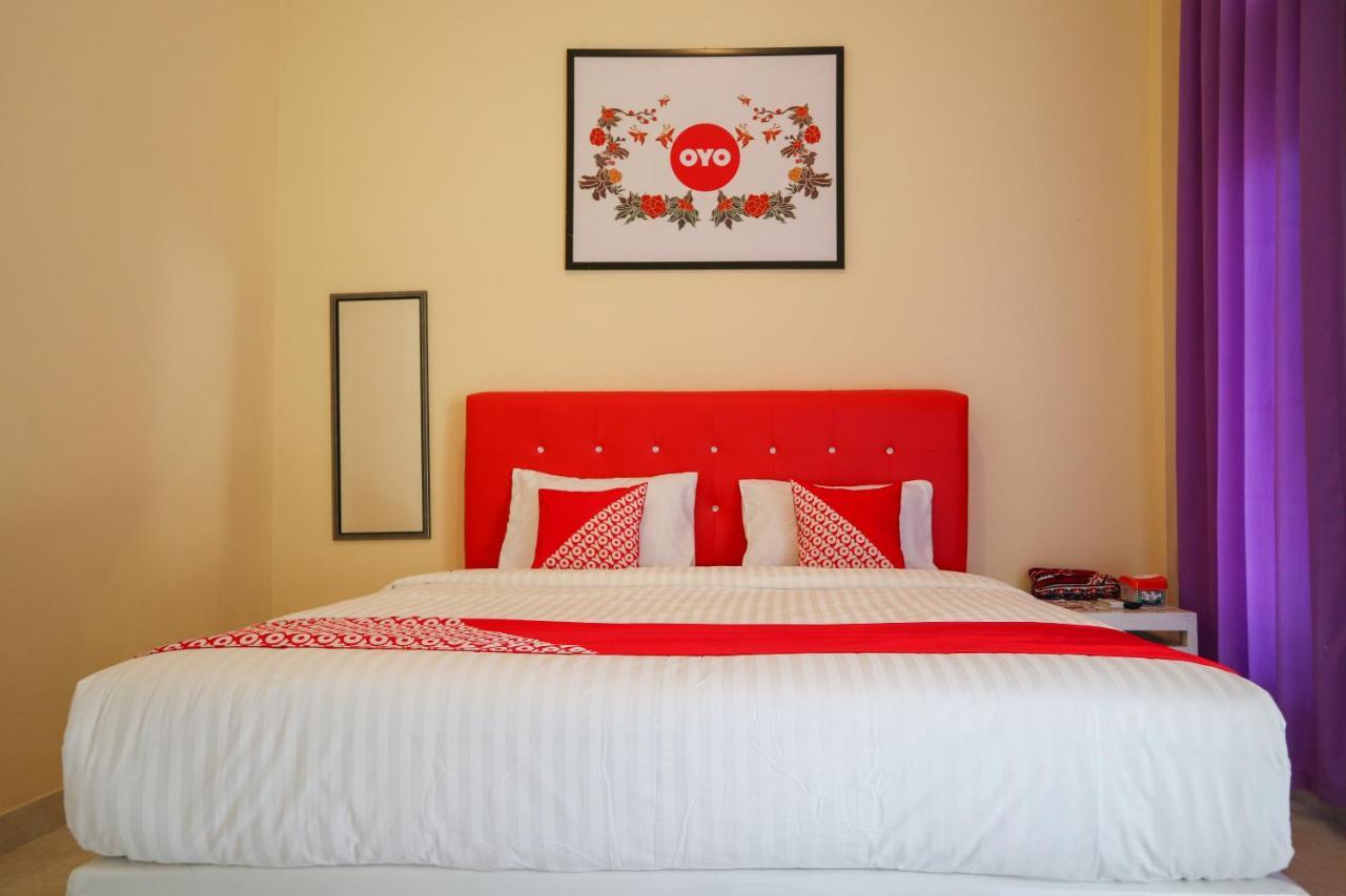 Oyo 2202 Delima Guest House Syariah Padang  Dış mekan fotoğraf